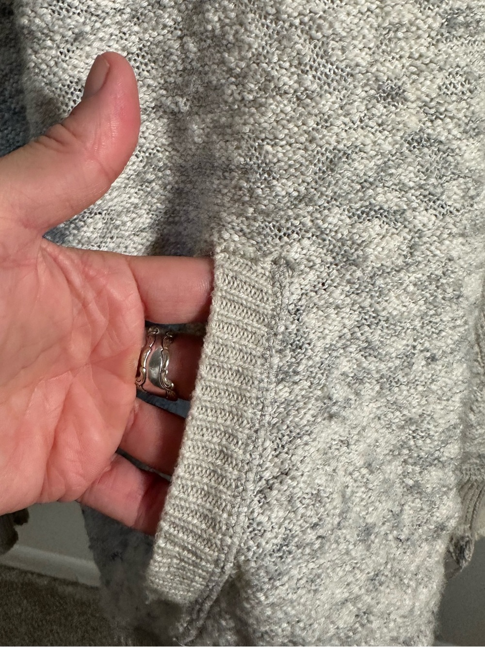 Free People Oversized Slouchy Scoop Back Distressed Knit Sweater XS - Picture 9 of 10